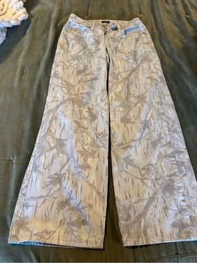 Wild fable / target women’s cameo Wide-Leg Pants. Size 25